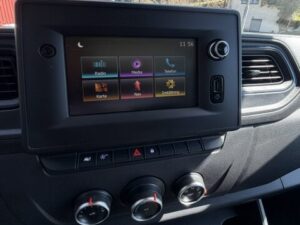 Förarhytt Renault Master 2021 – navigation